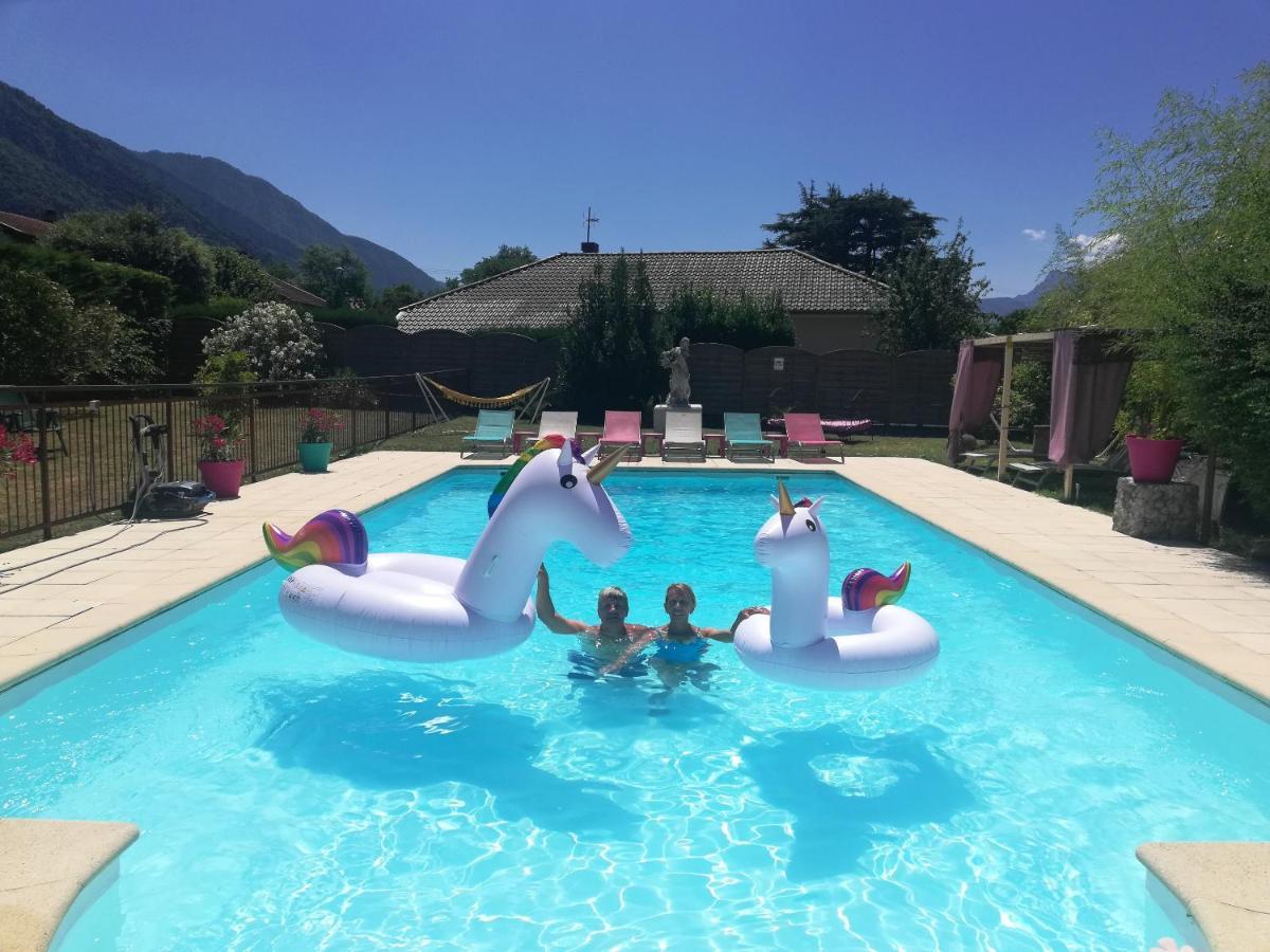 Appartement Lumineux A Voreppe Avec Piscine 外观 照片