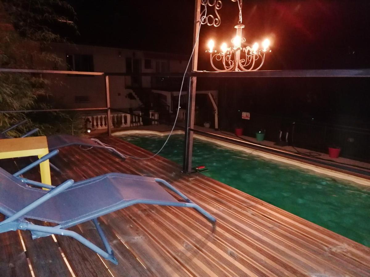 Appartement Lumineux A Voreppe Avec Piscine 外观 照片